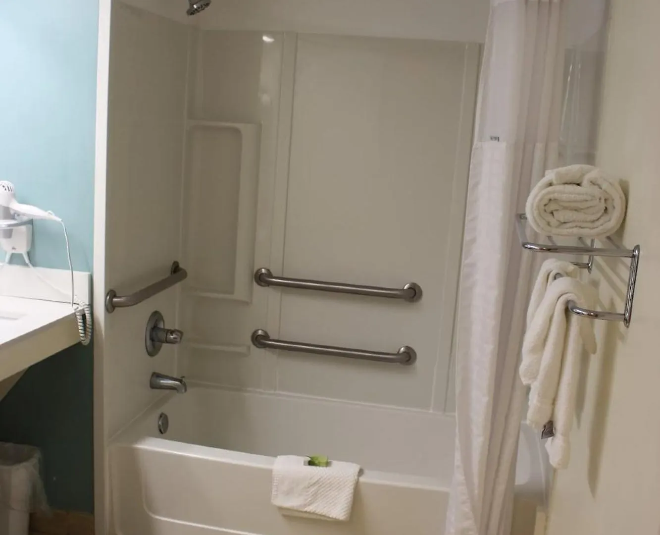 Barclay Towers Hotel Virginia Beach Resort