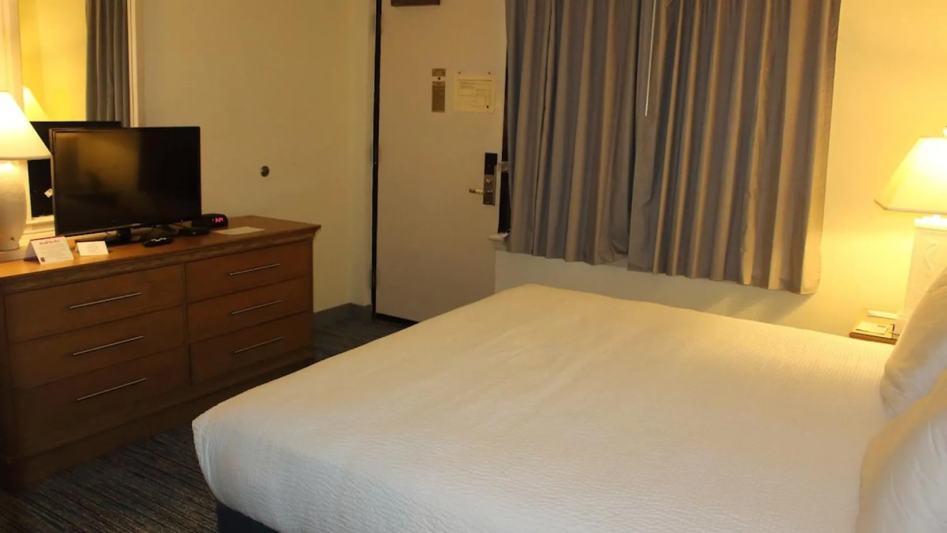 Barclay Towers Hotel Virginia Beach Resort